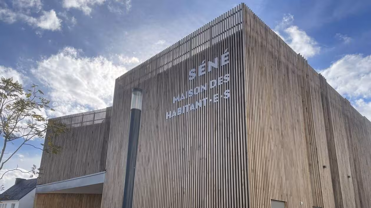 Canon français, Maison des habitants et nouveaux logements ont été évoqués lors du conseil municipal de Séné, jeudi